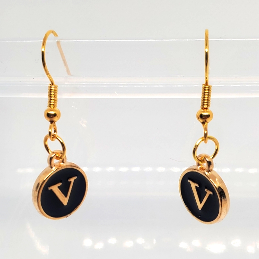 7/$10 V, Initial Earrings, New